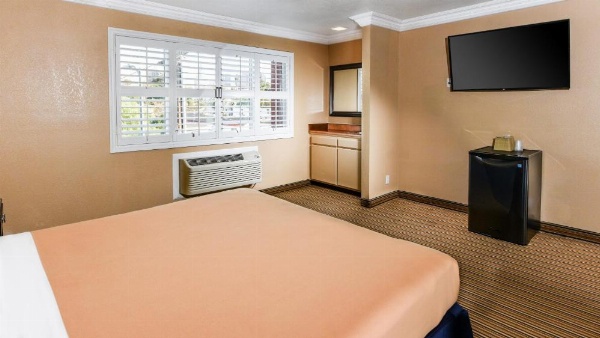 Hollywood Inn Express South image 23