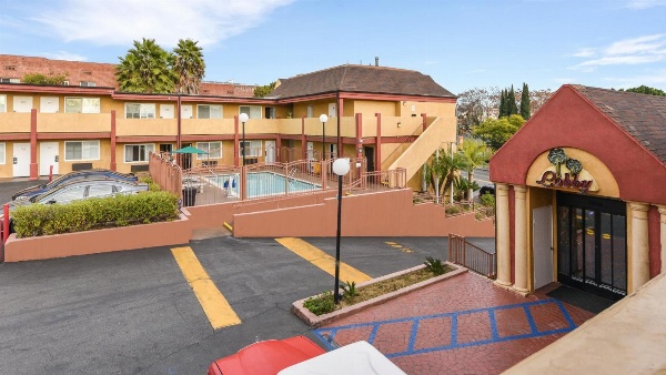 Hollywood Inn Express South image 4